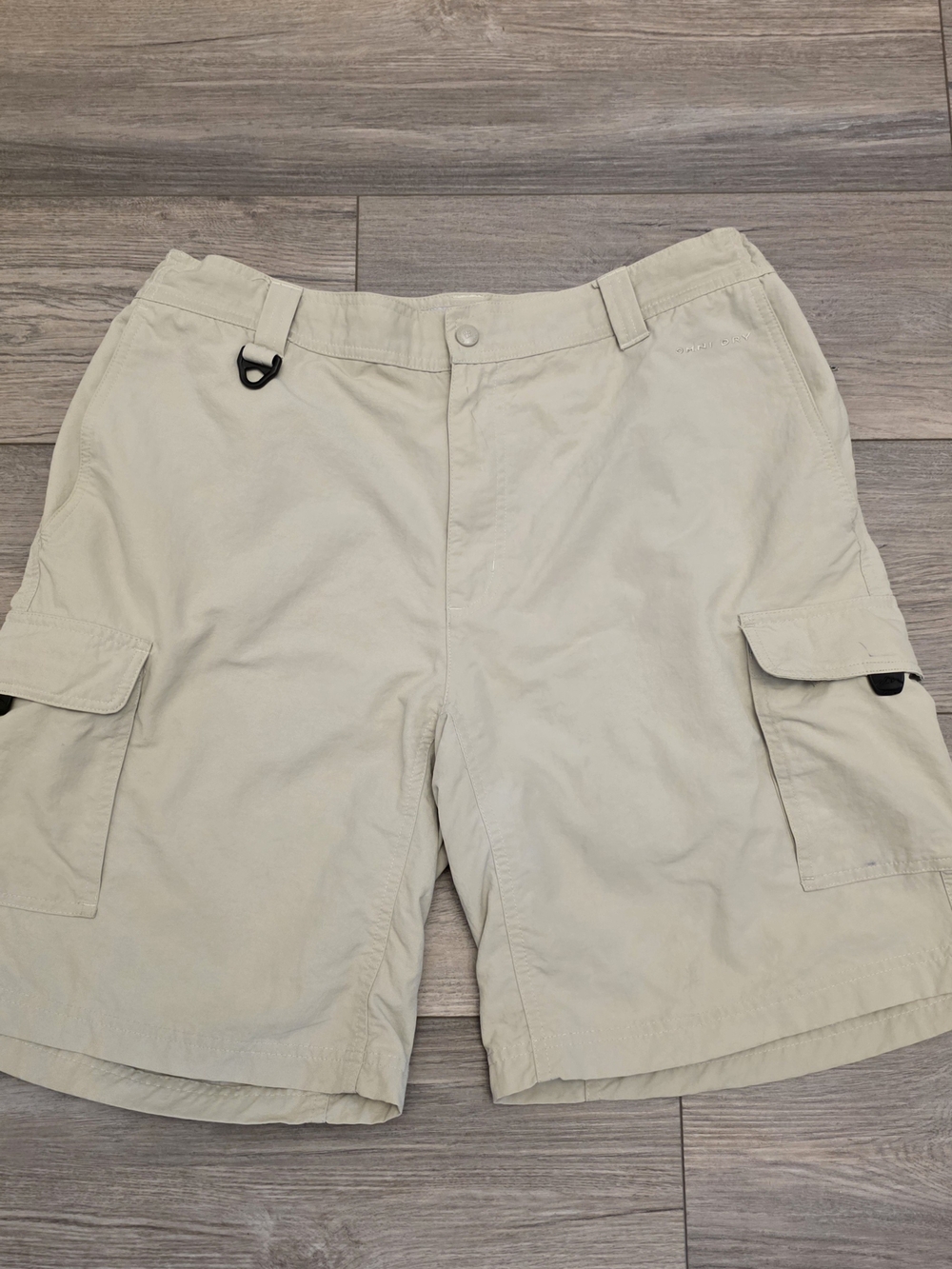 Columbia Mens Shorts Cargo Omni Dry Titaniun Outdoors Beige Size Large